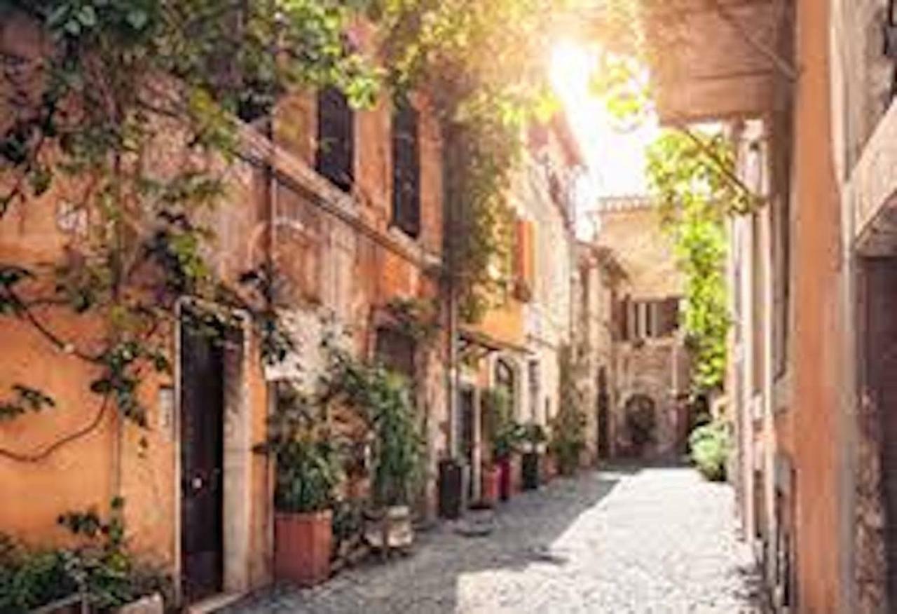 Panoramic Castle Apt Trastevere Rome Exterior photo