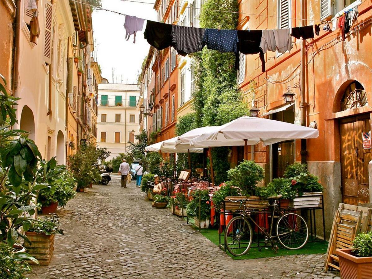 Panoramic Castle Apt Trastevere Rome Exterior photo
