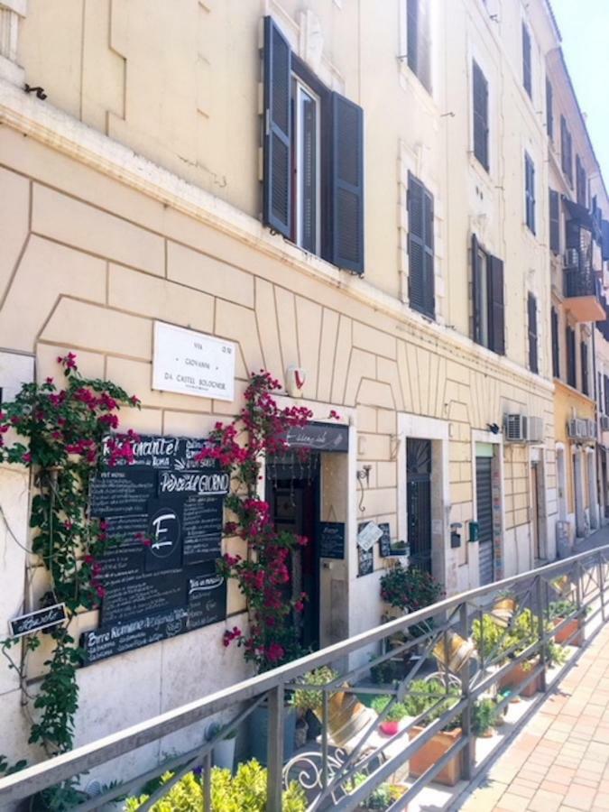 Panoramic Castle Apt Trastevere Rome Exterior photo